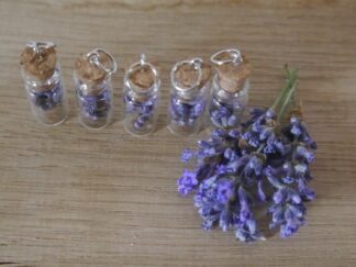 Anhänger “Lavendula” | Lavendel | Glas | Flakon | Witch Jar | Spell Jar | Kettenanhänger | Schmuck | Unikat | handgemacht