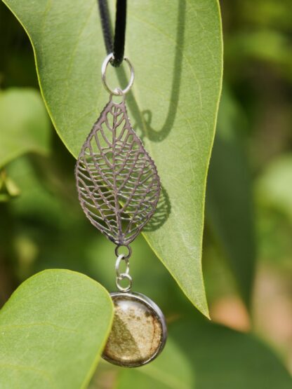 Zweiteiliger Edelstahl-Anhänger mit Blattskelett – 12 mm Glascabochon & filigraner Blatt-Charm (50 mm Länge) – Bild 4
